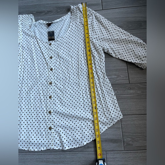 Torrid Black & White Polka Dot Women’s Blouse, Size 3–NWT!••• - Picture 13 of 14
